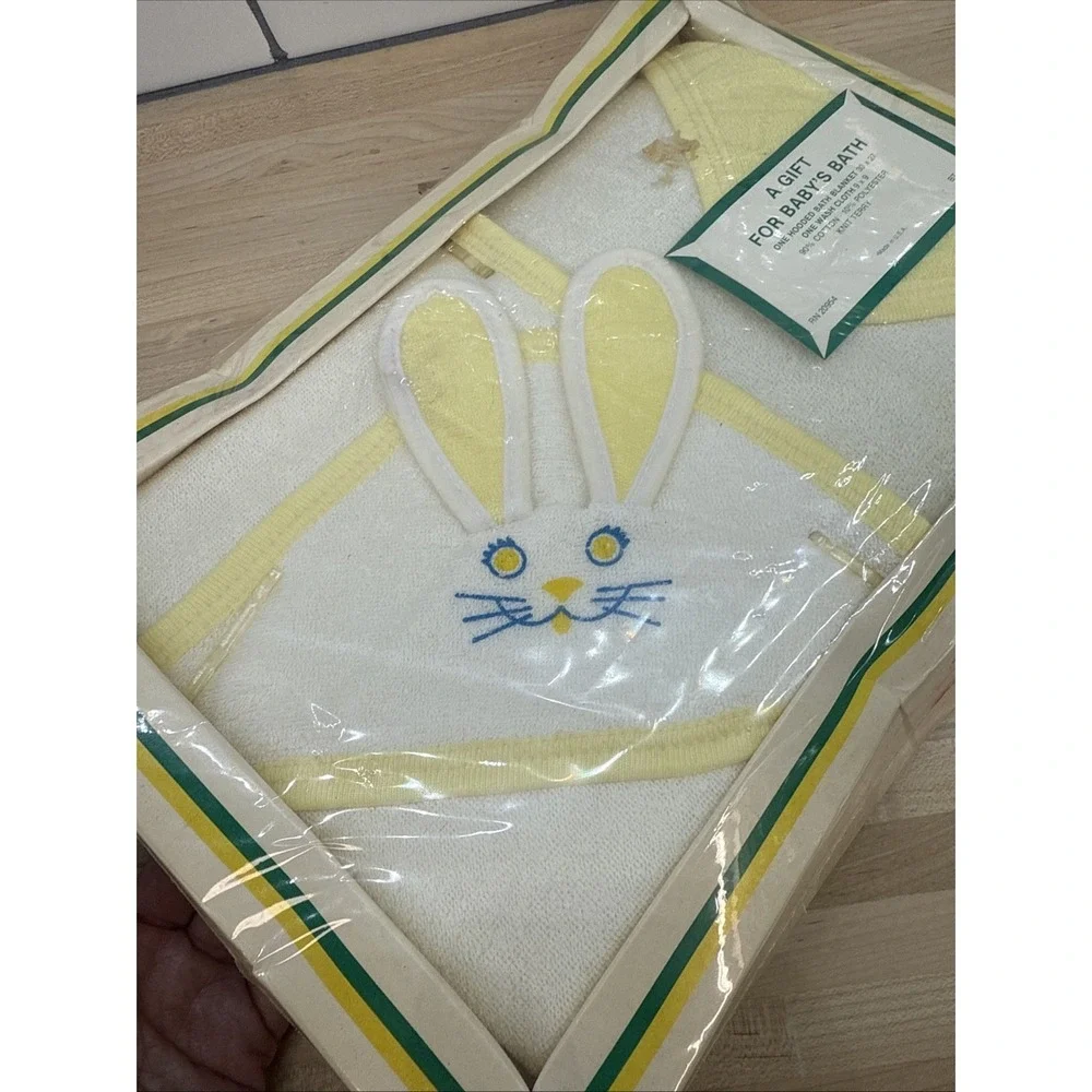 Vintage Infants Gift Set Hooded Blanket & Wash Cloth Made USA New In Box BUNNY *